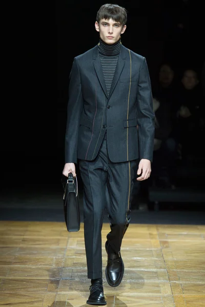 Look 35